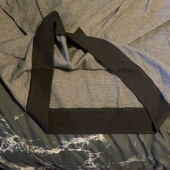 Large Calvin Klein crewneck sweater , spring / light material . Pin striped - Picture 3 of 4